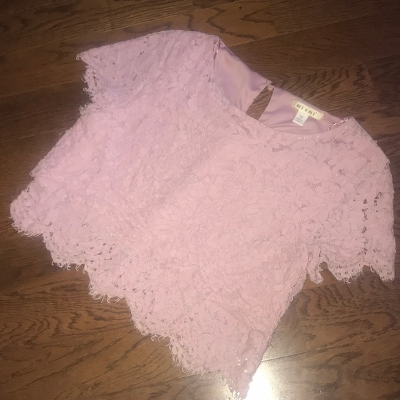 Francesca's Collections Tops - Francesca’s Lace Layer Crop Top